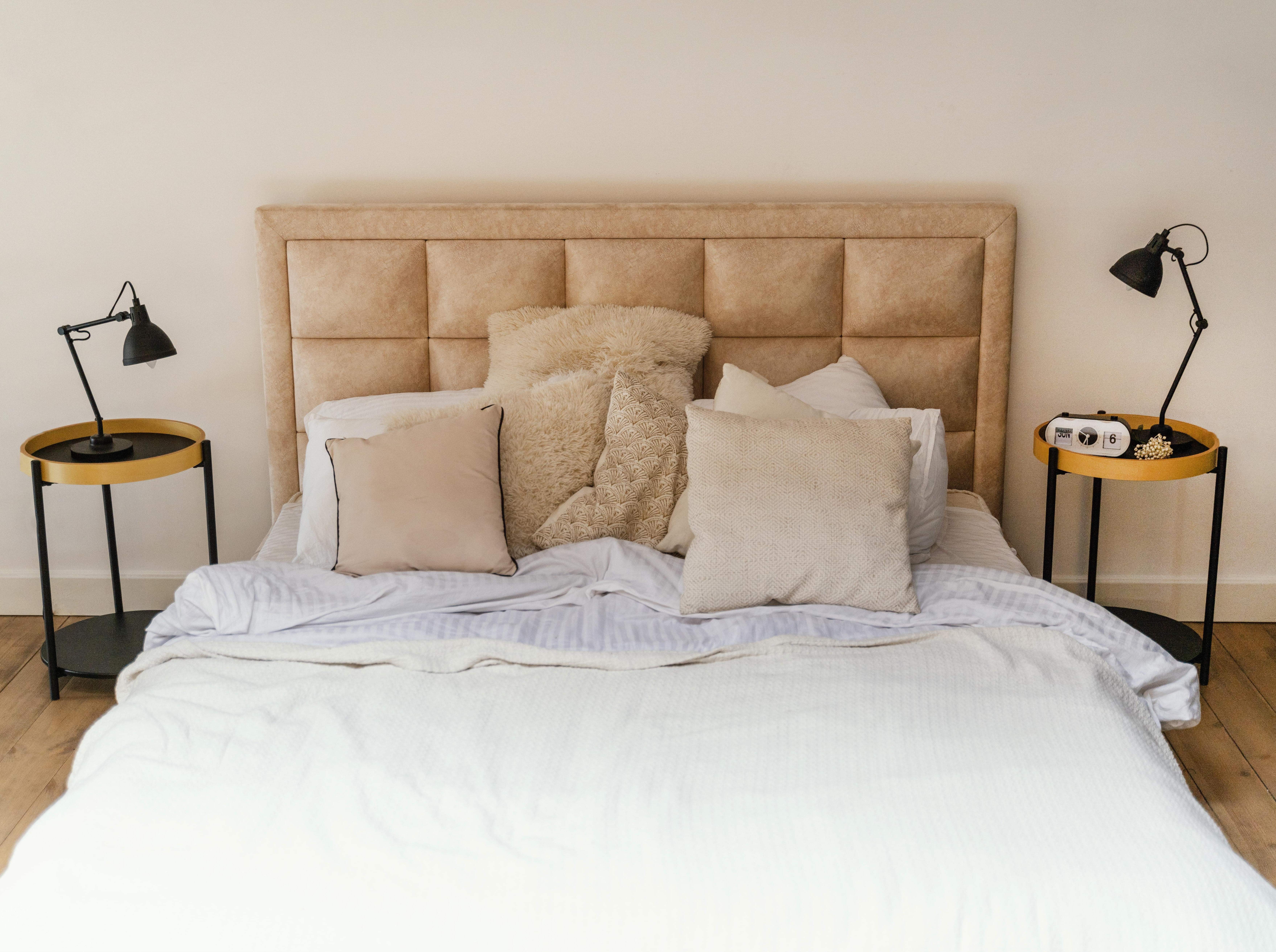 headboard closeup